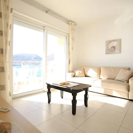 Azzura Sea View Apartment *